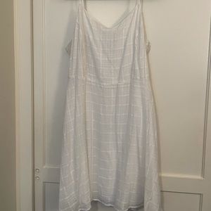 White dress. New!